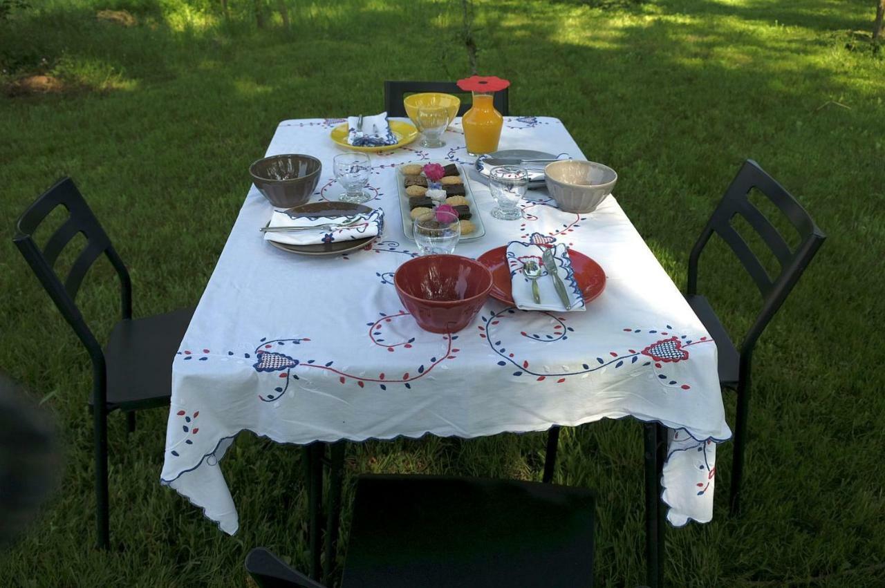 Les Trois Etangs Bed & Breakfast Saint-Viaud ภายนอก รูปภาพ